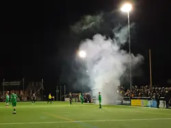 Rauch im Gästeblock