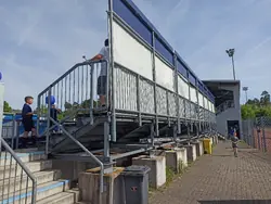 Stehtribüne außen