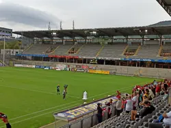 Warten auf die Spielerinnen