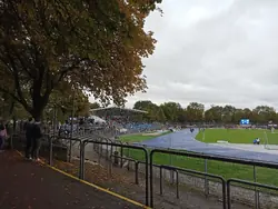 Blick auf Tribüne