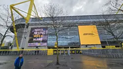 Vor dem Westfalenstadion